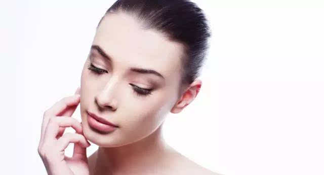 為什么你的皮膚那么愛出油 為什么你的皮膚那么愛出油